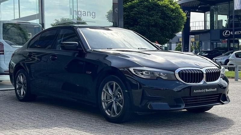 Occasion BMW 330e 292 PK (214 kW) 2022 Zwart, metallic lak Sedan