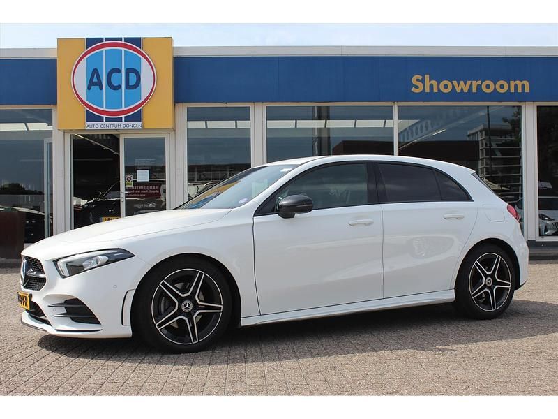 Wit Gebruikt 2020 Mercedes A180 Business Hatchback | € 22.800 (Goede deal) - Afbeelding 1/4