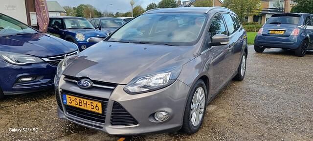 Bruin Gebruikt 2013 Ford Focus Titanium Stationwagen | € 6.750 (Eerlijke prijs) - Afbeelding 1/4