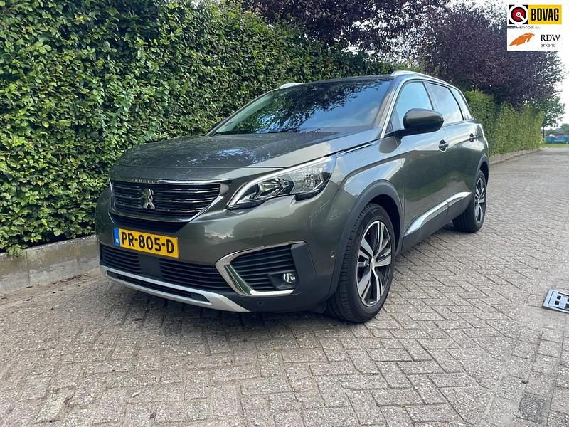 Grijs Gebruikt 2017 Peugeot 5008 Allure MPV | € 18.950 (Eerlijke prijs) - Afbeelding 1/3