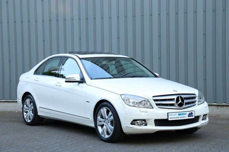 Wit Gebruikt 2009 Mercedes C350 Avantgarde Sedan | € 17.900 - Afbeelding 1/4