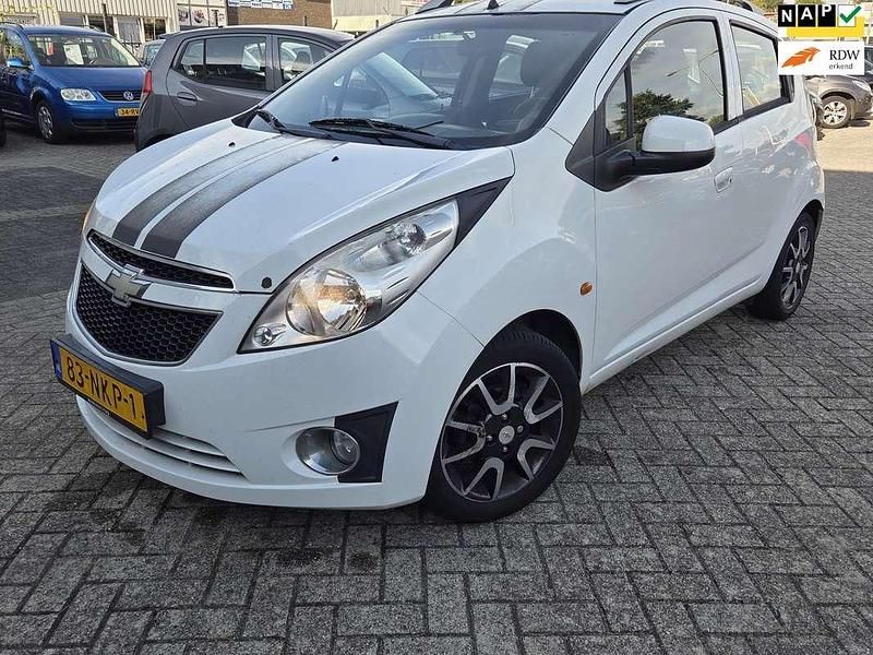 Wit Gebruikt 2010 Chevrolet Spark LS Hatchback | € 2.350 (Eerlijke prijs) - Afbeelding 1/4