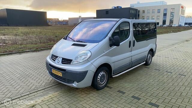 Grijs Gebruikt 2008 Renault Trafic Van | € 6.950 - Afbeelding 1/4