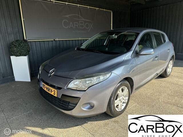 Blauw Occasion 2009 Renault Mégane III Dynamique Hatchback | € 4.500 (Eerlijke prijs) - Afbeelding 1/4