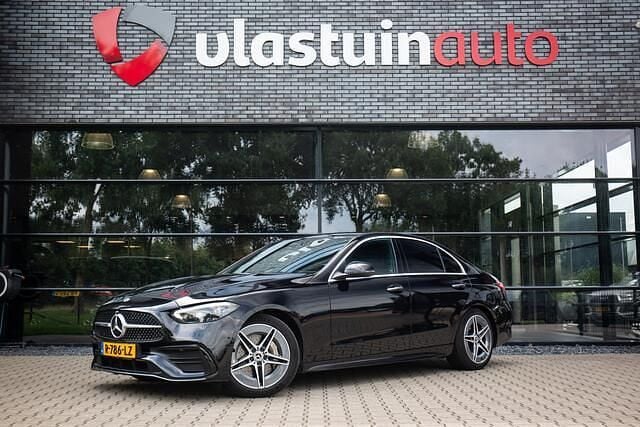 Zwart Gebruikt 2022 Mercedes C300 AMG line Sedan | € 38.950 (Super prijs) - Afbeelding 1/4