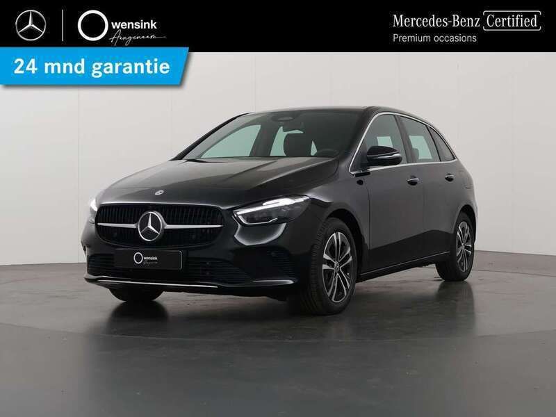 Zwart, metallic lak Gebruikt 2024 Mercedes B250e Luxury MPV | € 41.850 (Duur) - Afbeelding 1/4