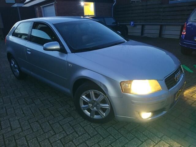 Grijs Occasion 2005 Audi A3 Attraction Hatchback | € 1.350 (Eerlijke prijs) - Afbeelding 1/1