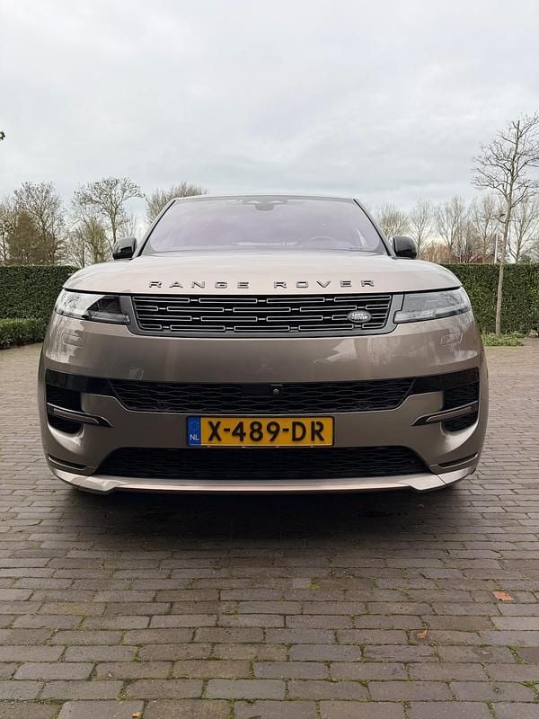 Bruin (metallic) Gebruikt 2023 Land Rover Range Rover Sport HSE Dynamic SUV | € 92.500 - Afbeelding 1/4