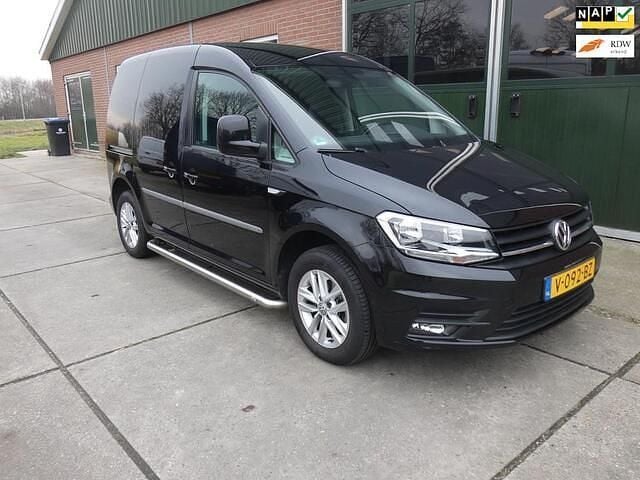Zwart Occasion 2017 VW Caddy Highline MPV | € 12.950 (Iets duurder) - Afbeelding 1/4
