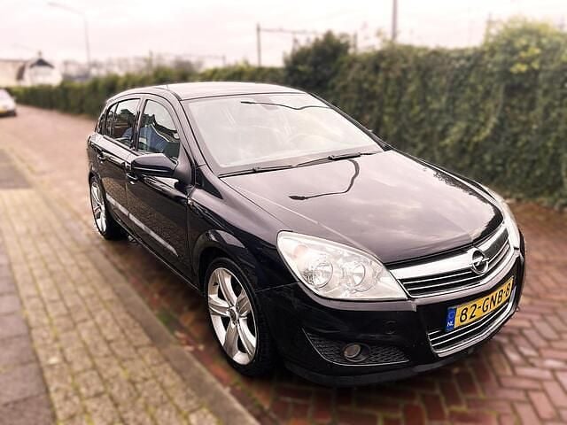 Occasion Opel Astra Cosmo 140 PK (102 kW) 2008 Zwart Hatchback