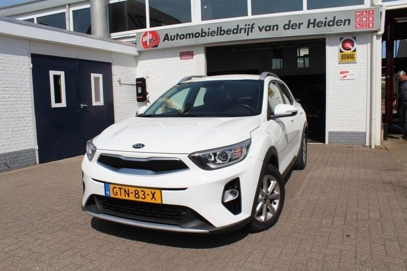 Wit Gebruikt 2020 Kia Stonic SUV | € 14.950 (Eerlijke prijs) - Afbeelding 1/4