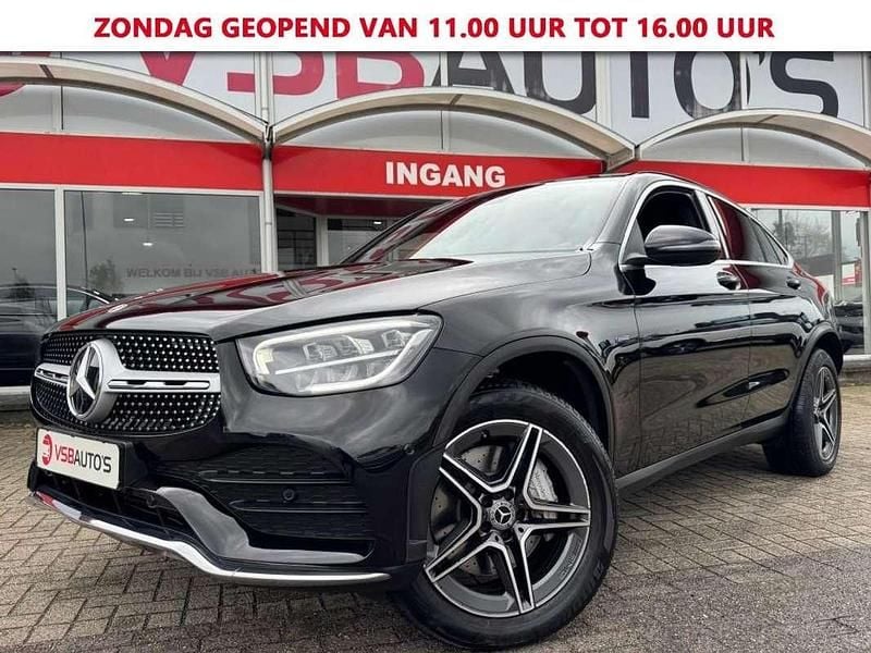Zwart Gebruikt 2021 Mercedes GLC300e AMG Coupé | € 43.950 (Goede deal) - Afbeelding 1/4