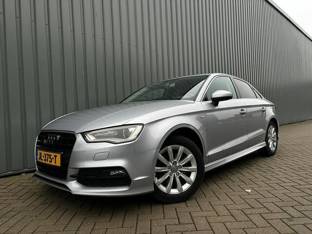 Grijs Occasion 2016 Audi A3 S-Line Sedan | € 14.250 (Eerlijke prijs) - Afbeelding 1/4