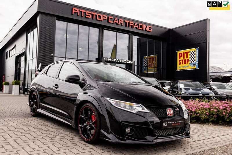 Zwart Gebruikt 2016 Honda Civic Black Edition Hatchback | € 27.450 (Eerlijke prijs) - Afbeelding 1/3