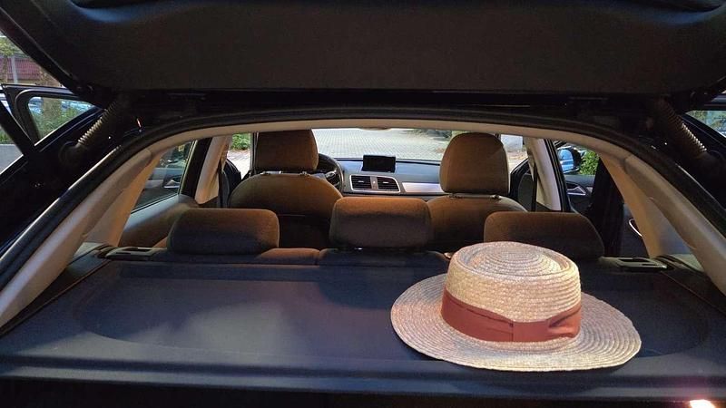 Zwart Gebruikt 2014 Audi Q3 SUV | € 13.950 (Iets duurder) - Afbeelding 1/4