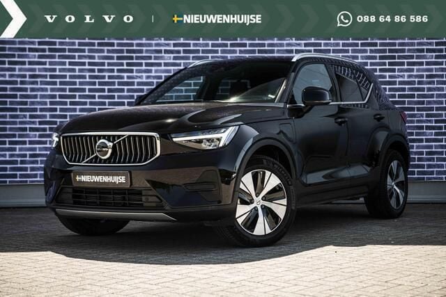 Zwart Gebruikt 2023 Volvo XC40 Core SUV | € 36.899 (Goede deal) - Afbeelding 1/4