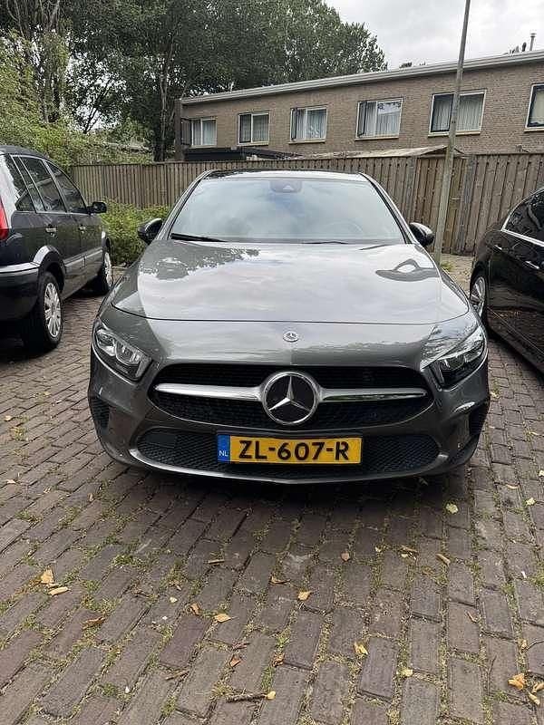 Grijs Gebruikt 2019 Mercedes A180 Stationwagen | € 21.000 (Goede deal) - Afbeelding 1/4