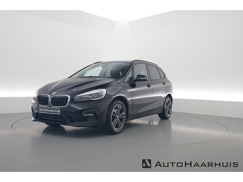 Zwart Gebruikt 2019 BMW 220 Executive Stationwagen | € 24.900 (Eerlijke prijs) - Afbeelding 1/3