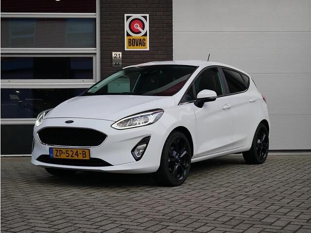 Wit Occasion 2018 Ford Fiesta Titanium Hatchback | € 9.950 (Eerlijke prijs) - Afbeelding 1/4