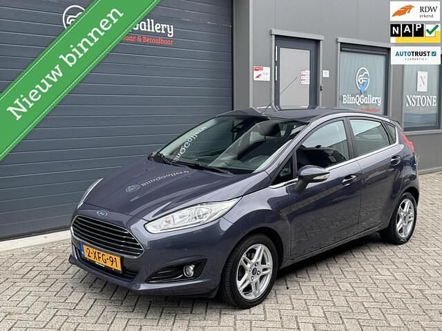 Grijs Gebruikt 2014 Ford Fiesta Hatchback | € 5.995 (Eerlijke prijs) - Afbeelding 1/4