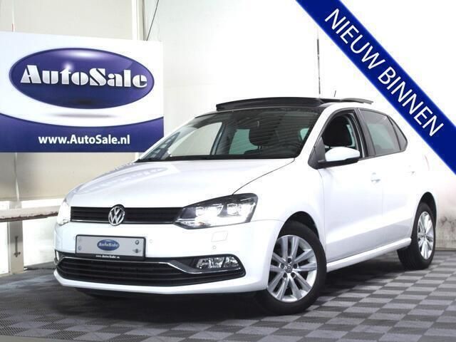 Wit Gebruikt 2016 VW Polo Highline Hatchback | € 12.944 (Duur) - Afbeelding 1/4