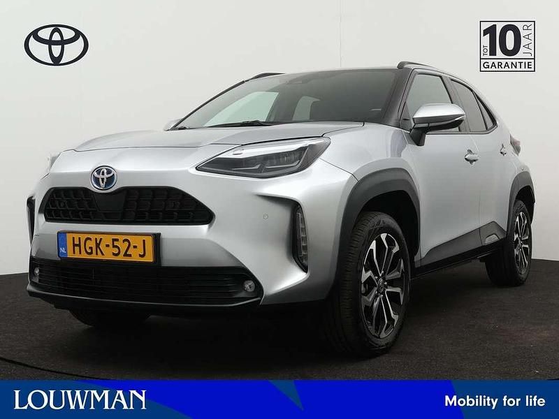 Grijs, metallic lak Gebruikt 2024 Toyota Yaris Cross Limited SUV | € 29.445 (Eerlijke prijs) - Afbeelding 1/3