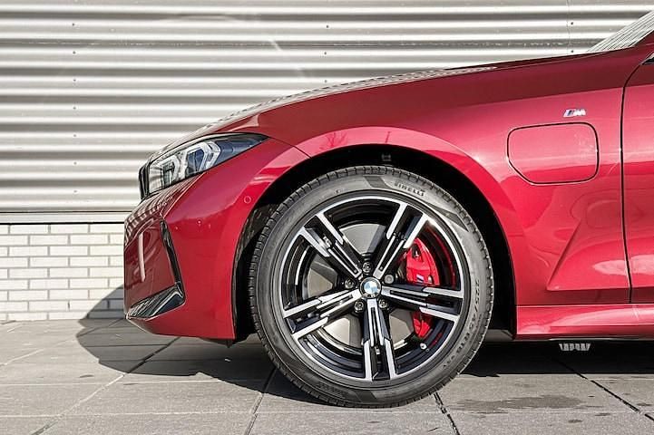 Occasion BMW 330e M Sport 292 PK (214 kW) 2024 Fire rot metallic (rood metallic) Stationwagen