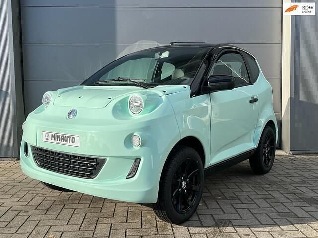 Groen Nieuw 2025 Aixam Minauto Chic Hatchback | € 13.239 - Afbeelding 1/4