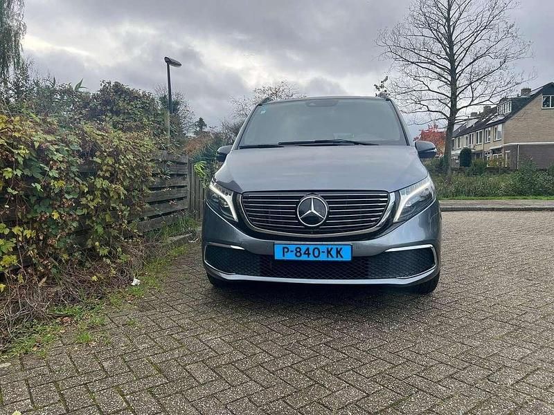Occasion Mercedes EQV300 Business 150 kW (204 PK) 2022 Grijs MPV