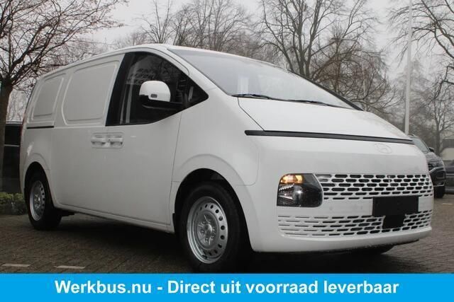 Wit Nieuw 2024 Hyundai Staria Van | € 27.950 - Afbeelding 1/4