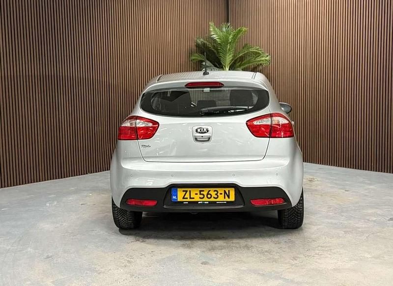Occasion Kia Rio 86 PK (63 kW) 2013 Grijs Hatchback