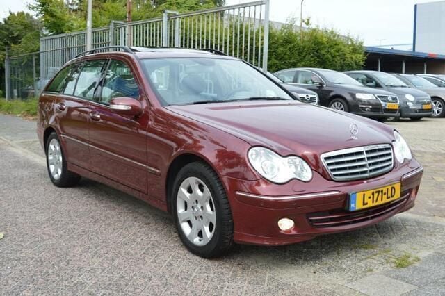 Rood Gebruikt 2005 Mercedes C230 Elegance Stationwagen | € 2.945 (Super prijs) - Afbeelding 1/4