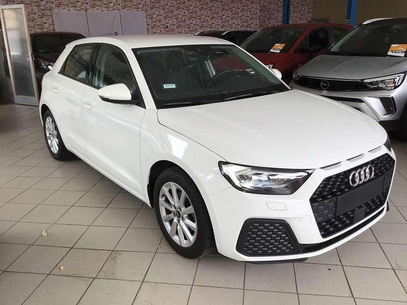 Wit Gebruikt 2021 Audi A1 Sportback Proline Hatchback | € 22.500 (Goede deal) - Afbeelding 1/4