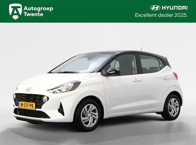 Wit Gebruikt 2021 Hyundai i10 Comfort Hatchback | € 13.450 (Eerlijke prijs) - Afbeelding 1/4