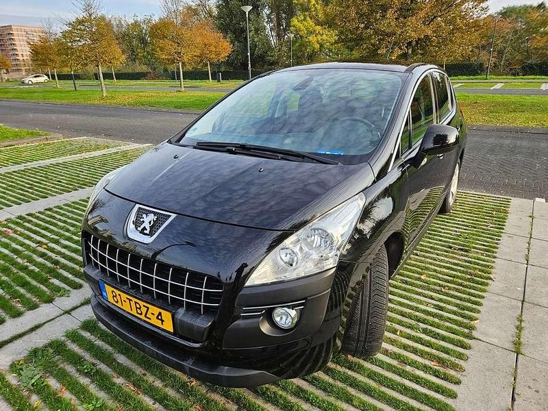 Zwart Gebruikt 2012 Peugeot 3008 SUV | € 4.750 (Eerlijke prijs) - Afbeelding 1/4