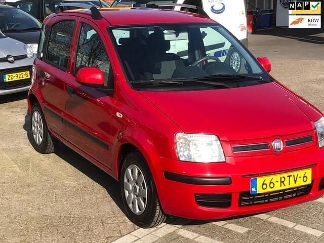 Rood Gebruikt 2011 Fiat Panda Hatchback | € 3.399 (Iets duurder) - Afbeelding 1/4