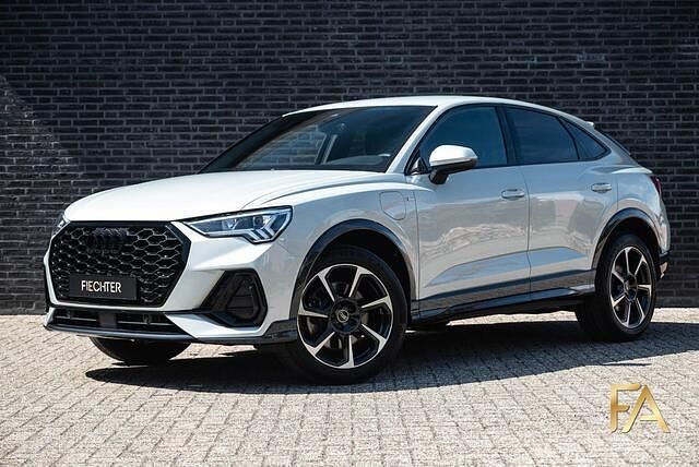 Zilver Gebruikt 2022 Audi Q3 Sportback S-Line SUV | € 42.795 (Eerlijke prijs) - Afbeelding 1/4