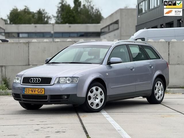 Grijs, metallic lak Gebruikt 2004 Audi A4 Business Stationwagen | € 1.100 (Super prijs) - Afbeelding 1/4