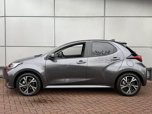 Nieuw Toyota Yaris 92 PK (67 kW) 2025 Grijs Hatchback