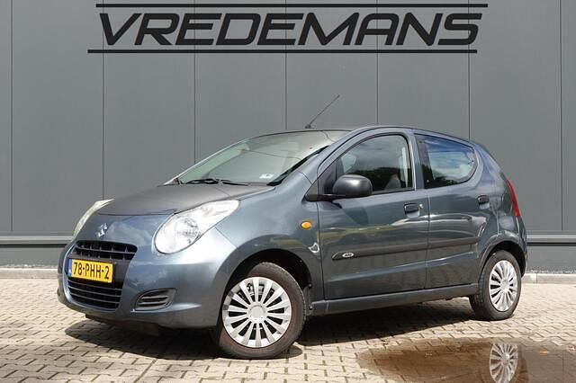 Grijs, metallic lak Gebruikt 2011 Suzuki Alto Comfort+ Hatchback | € 1.450 (Goede deal) - Afbeelding 1/4