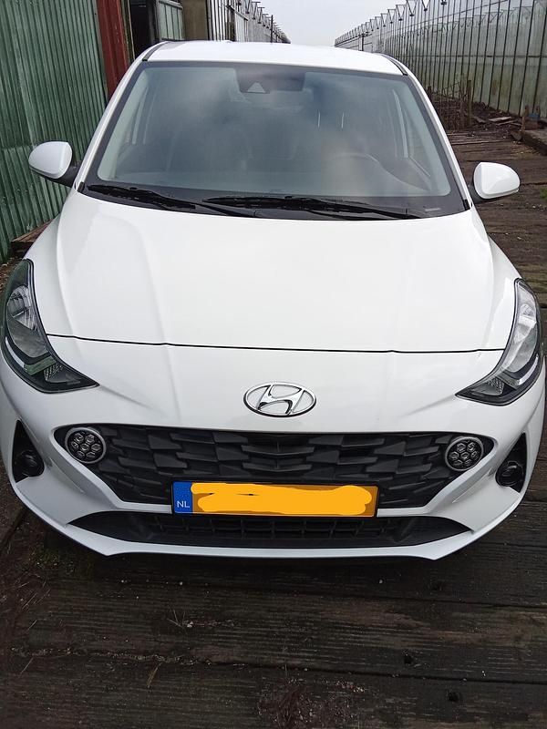 Wit Gebruikt 2022 Hyundai i10 Comfort Hatchback | € 11.750 (Super prijs) - Afbeelding 1/4