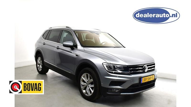 Grijs Gebruikt 2019 VW Tiguan Comfortline SUV | € 19.950 (Duur) - Afbeelding 1/4