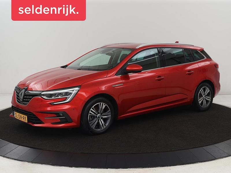 Rood Gebruikt 2022 Renault Mégane GrandTour Stationwagen | € 12.900 (Goede deal) - Afbeelding 1/4