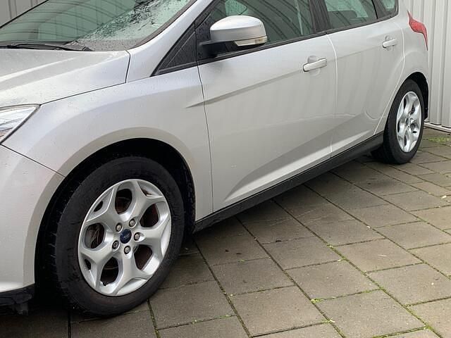 Occasion Ford Focus Trend 105 PK (77 kW) 2011 Grijs (metallic) Hatchback