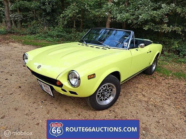 Zwart Gebruikt 1975 Fiat 124 Spider Cabriolet | € 7.500 - Afbeelding 1/4