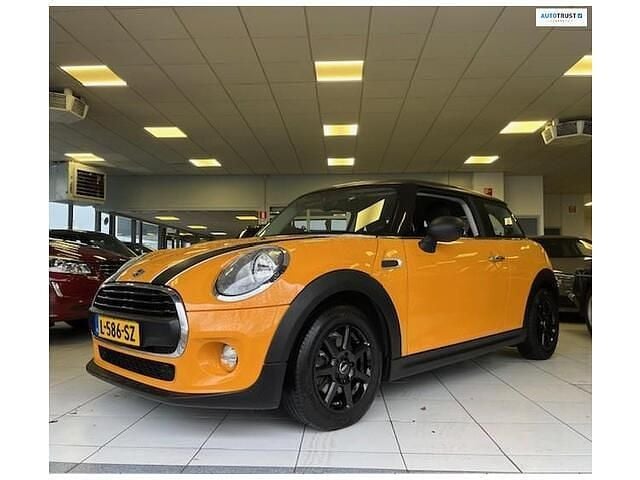 Occasion Mini ONE 75 PK (55 kW) 2016 Oranje Hatchback