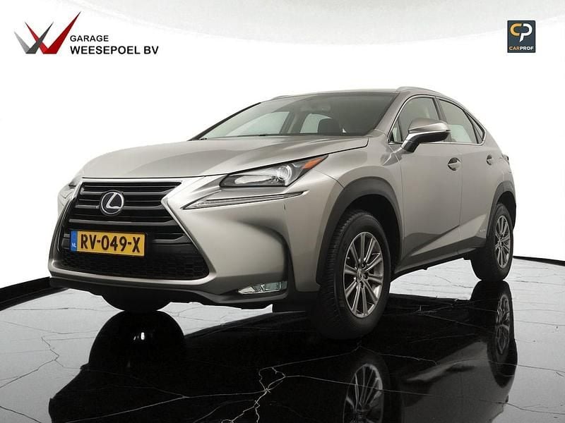 Grijs Occasion 2017 Lexus NX300h Business Edition SUV | € 29.950 (Eerlijke prijs) - Afbeelding 1/4