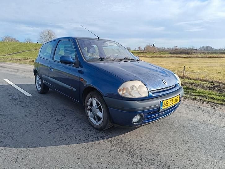 Occasion 2001 Renault Clio II | € 1.200 (Eerlijke prijs) - Afbeelding 1/4