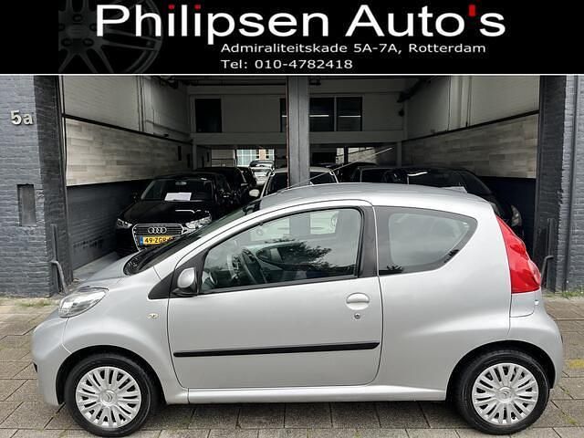 Grijs Gebruikt 2009 Peugeot 107 Hatchback | € 2.940 (Eerlijke prijs) - Afbeelding 1/4