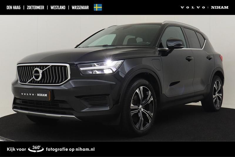 Zwart Gebruikt 2021 Volvo XC40 Inscription SUV | € 32.890 (Eerlijke prijs) - Afbeelding 1/4